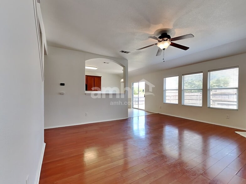 Building Photo - 700 Locustberry Dr