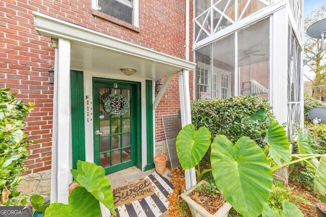 Building Photo - 60 Delmont Dr NE