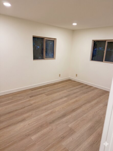 Building Photo - 203 N Royal Pl
