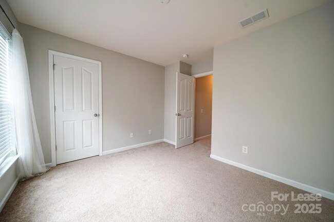 Building Photo - 9821 Carson Whitley Ave
