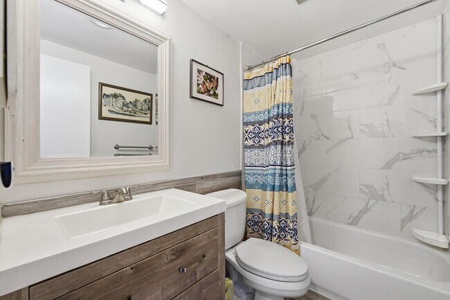 Building Photo - 5208 NE 24th Terrace