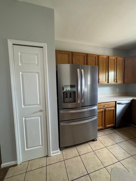 Building Photo - 17200 Addington Dr