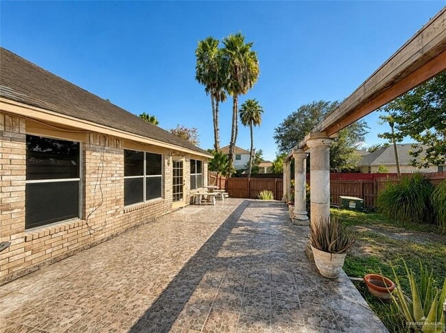 Building Photo - 20 Santa Inez St