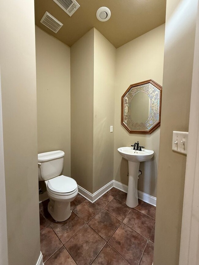 Building Photo - 2520 Granite Pointe