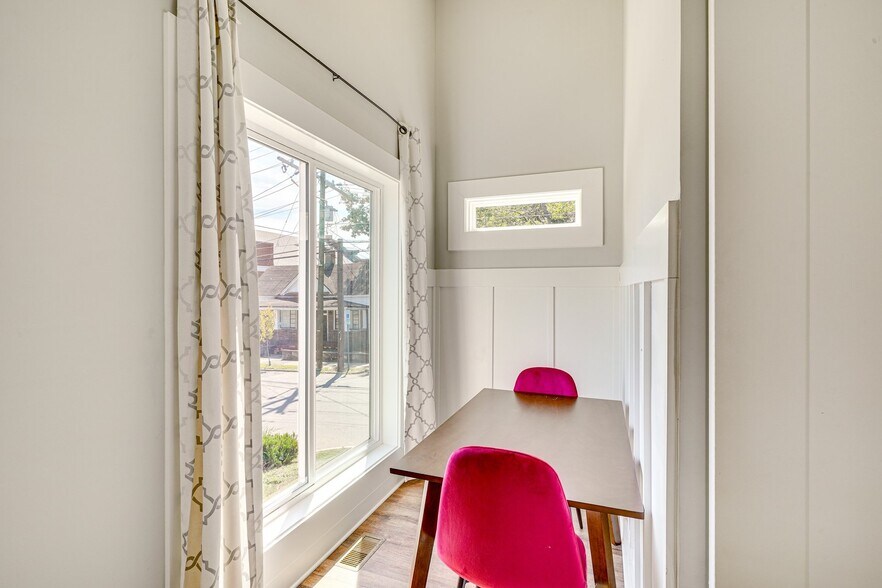 Building Photo - 325 Dowd St