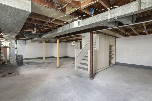Building Photo - Completely remodeled 3 bed/1 bath Single F...