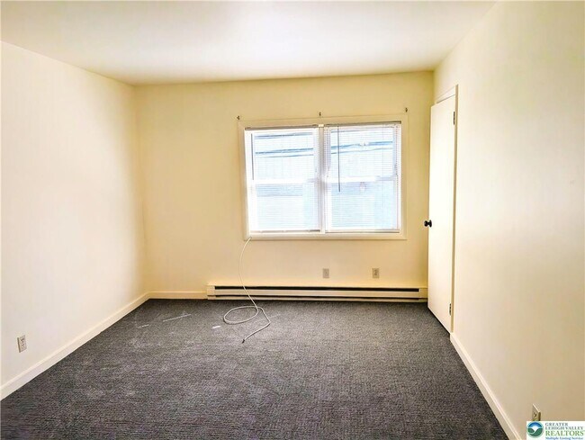 Building Photo - 926 Chestnut St