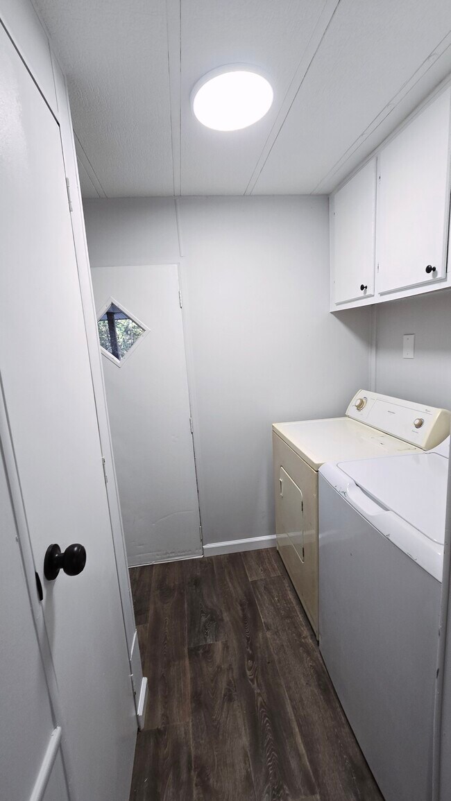 Building Photo - 77 3rd St