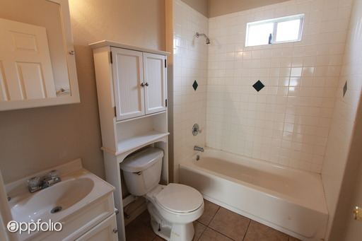 Building Photo - 104 N Greenleaf St