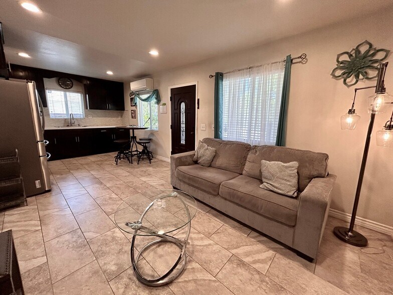 Building Photo - 1366 N Soto St