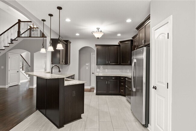 Building Photo - Pet Friendly Four Bedroom with Bonus!