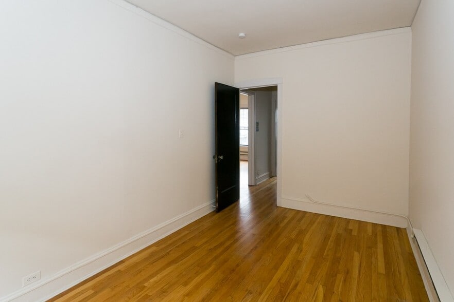 Building Photo - 805 Dempster St