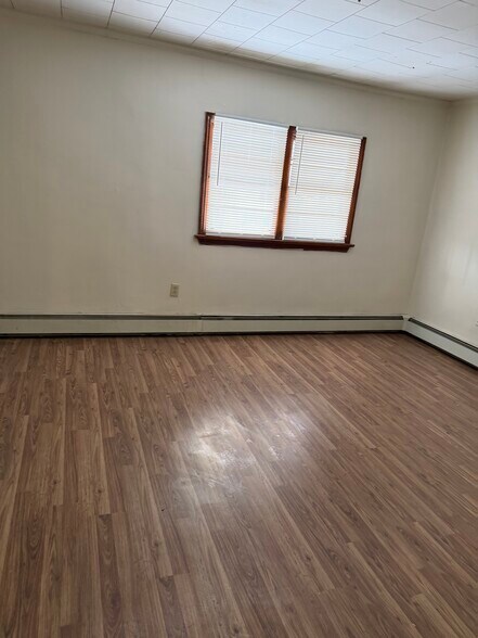 Building Photo - 1524 Meylert Ave