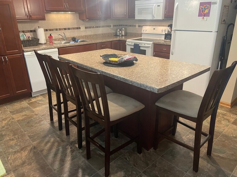 Building Photo - 5571 Osborn Dr