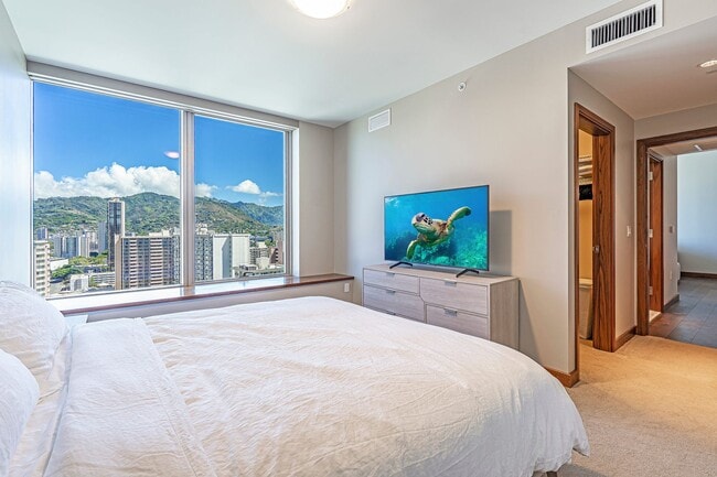 Building Photo - 1555 Kapiolani Blvd