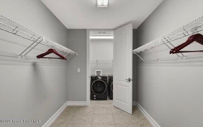 Building Photo - 164 Mediterranean Way