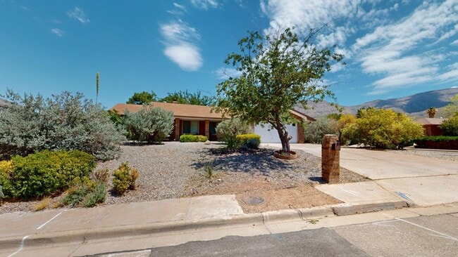 Building Photo - Fully Furnished 3 Bedroom Rental