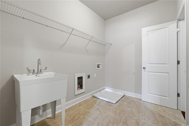 Building Photo - 710 Deer Holw Trce