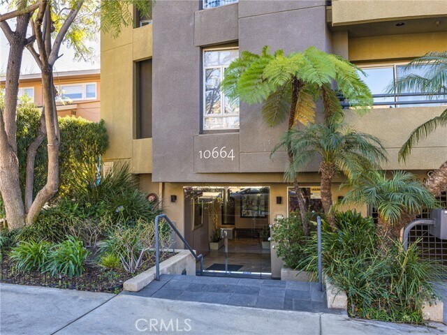 Building Photo - 10664 Wilkins Ave
