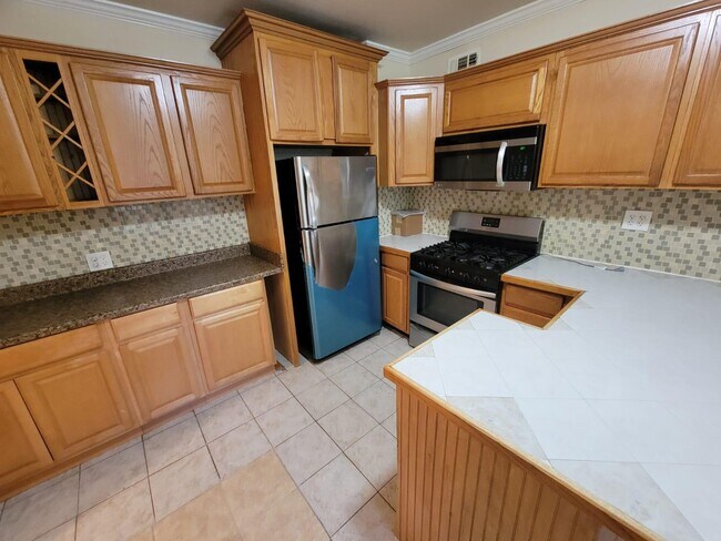 Building Photo - 489 Quinnipiac Ave