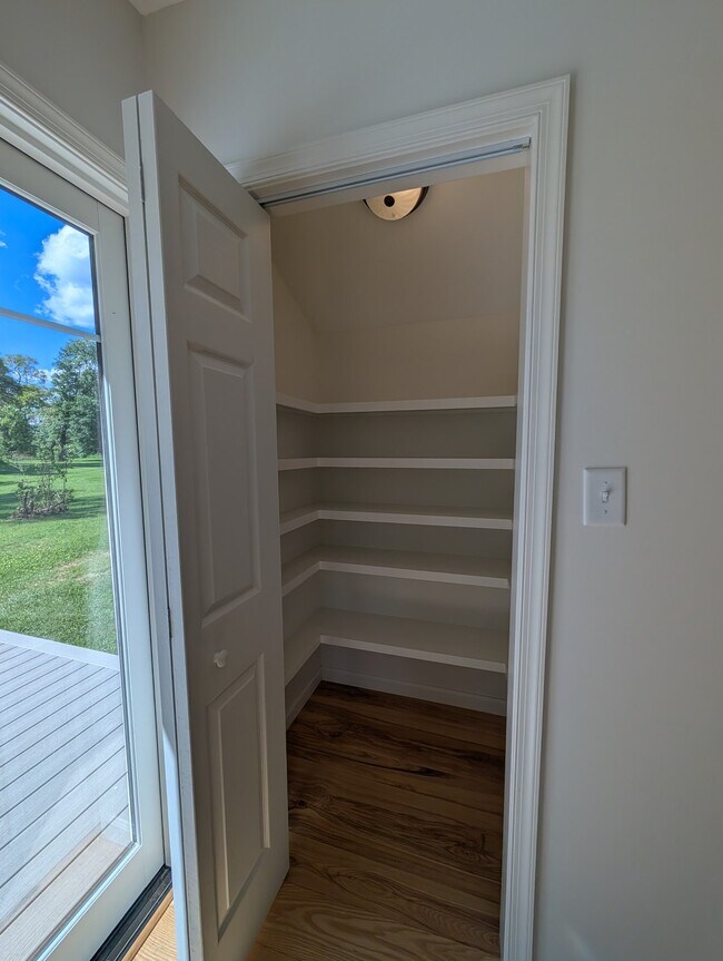 Building Photo - 6836 Maple Brook Ln