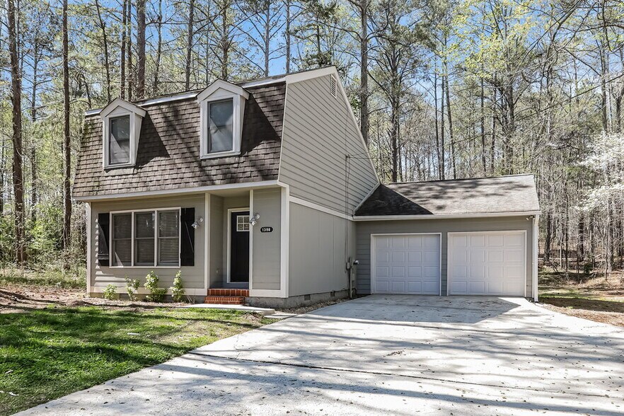 Building Photo - 1398 Lakeview Pkwy
