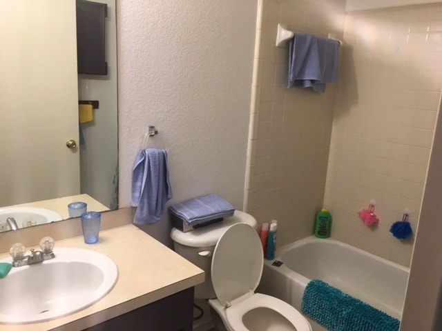 downstairs bathroom - 4302 Jeff Scott Dr