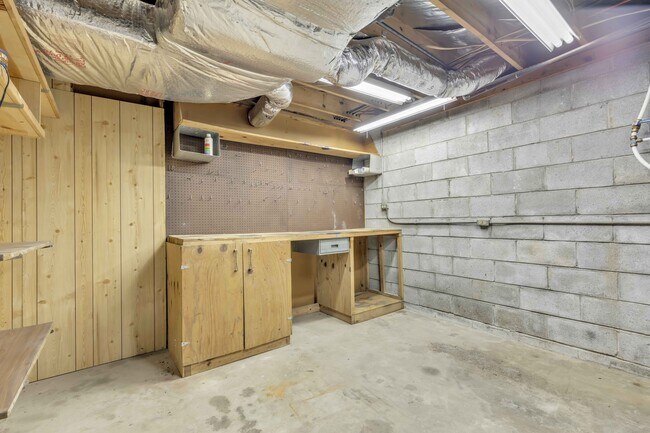 Building Photo - 509 Mathes Ct