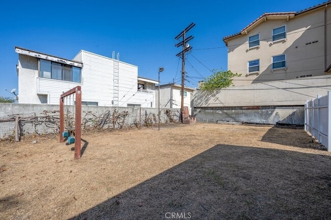 Building Photo - 711 N Howard St