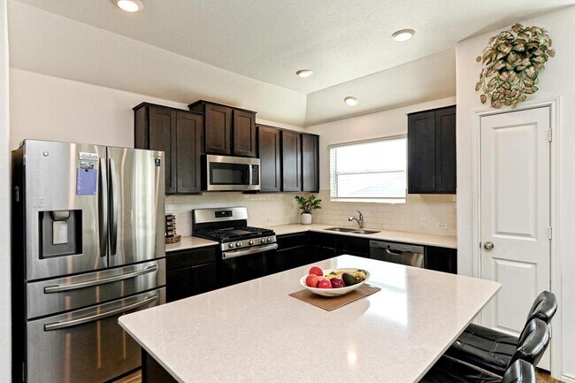 Building Photo - 6508 Strelitzia Cove