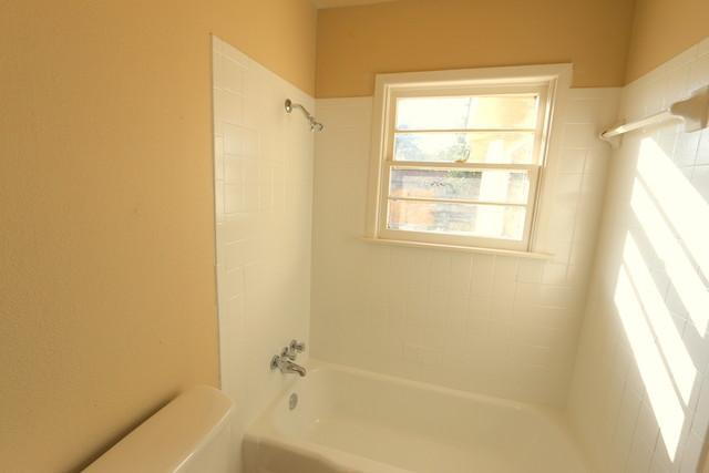 Building Photo - Half off First Full Month's Rent! /Fantastic Updated Home