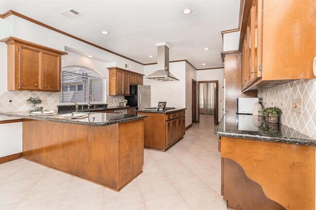Building Photo - 8007 Vintage Creek Dr