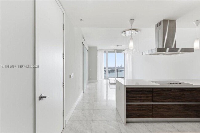 Building Photo - 1100 Biscayne Blvd