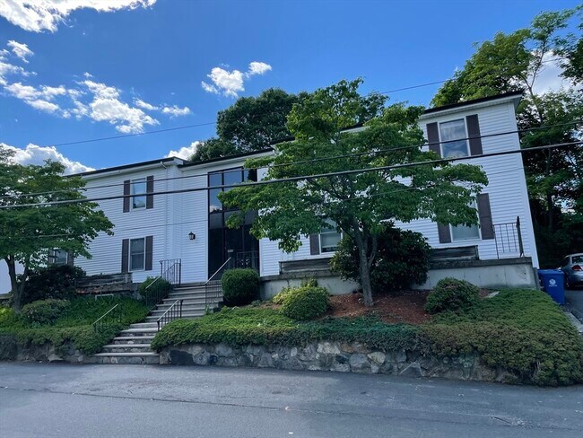 Building Photo - 19 Hart St