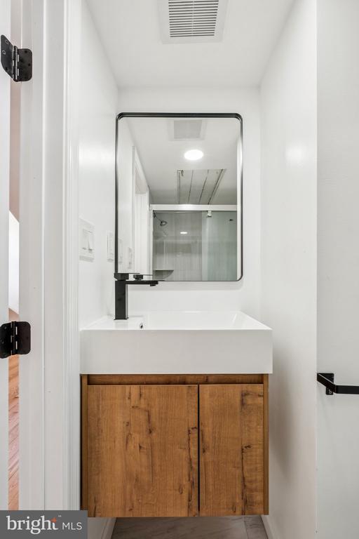 Building Photo - 1223 Spruce St