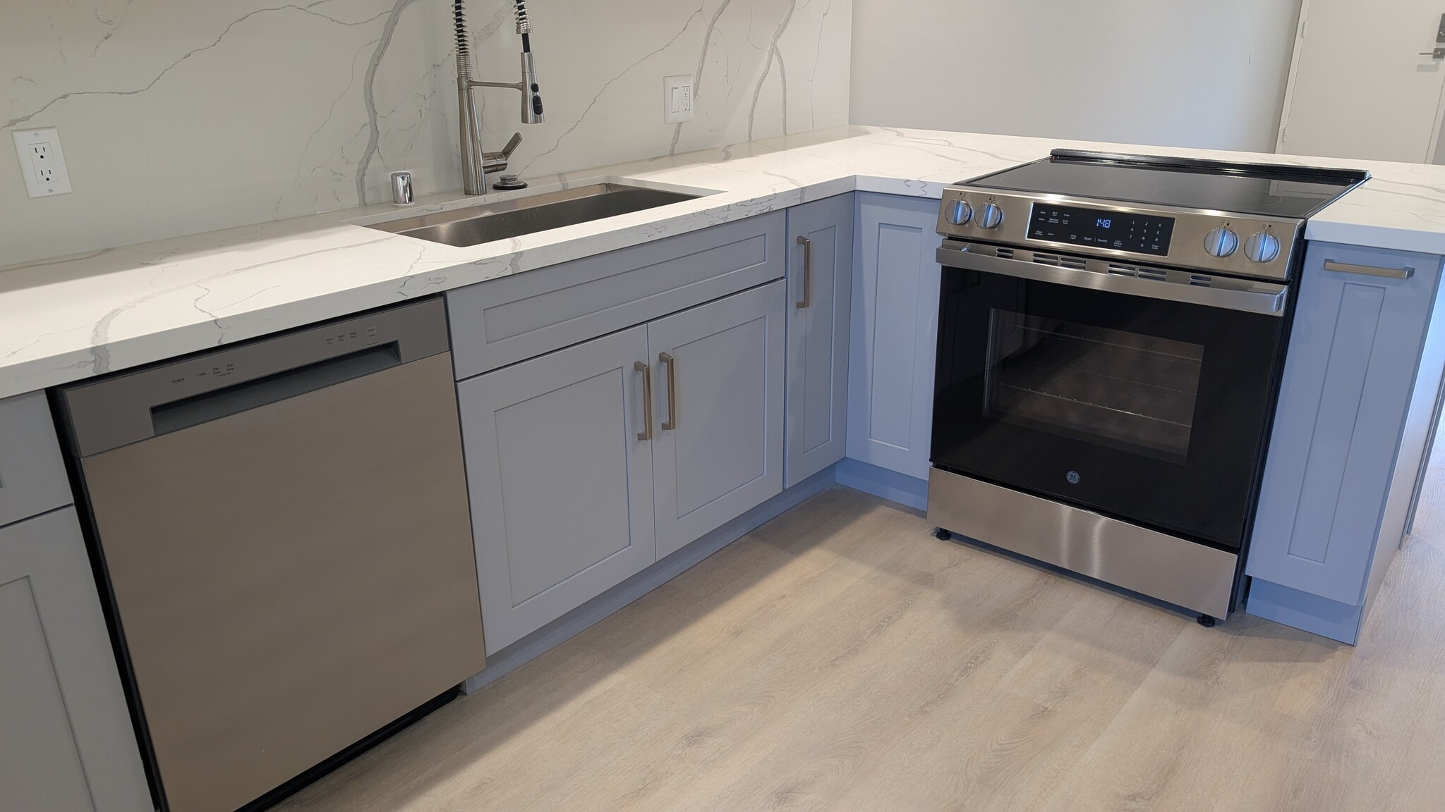 Appliances - 676 Grand Fir Ave