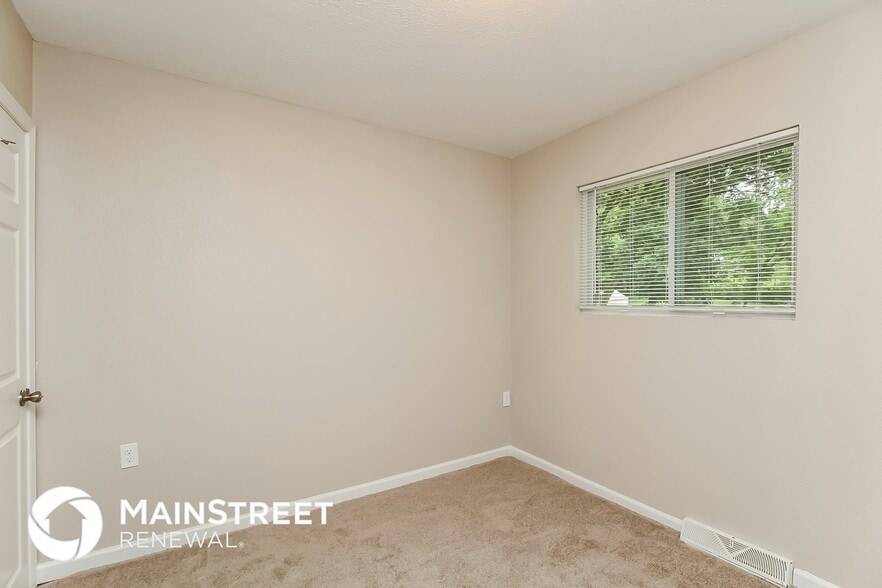 Building Photo - 6130 N Eugene Field Rd