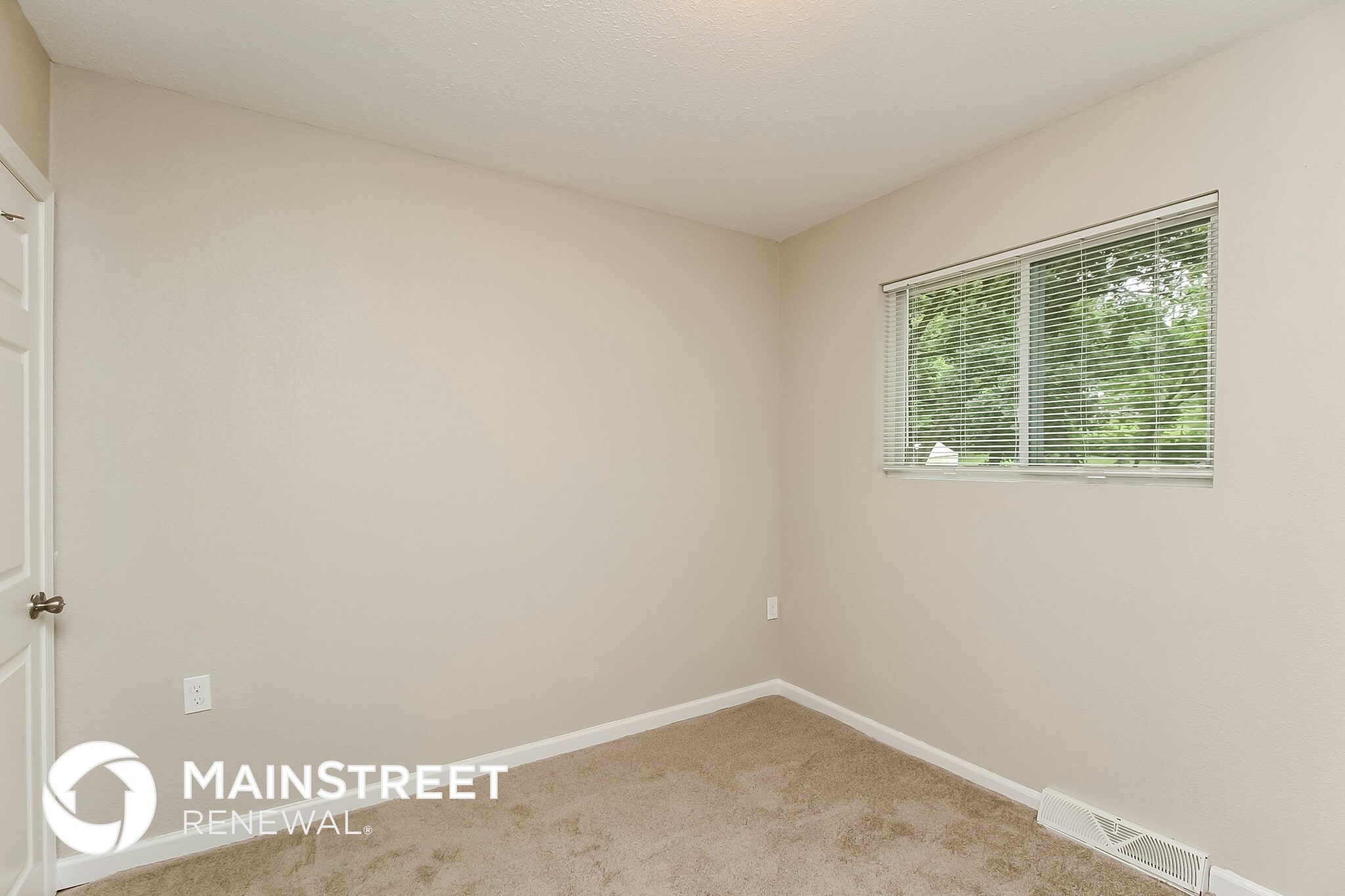 Building Photo - 6130 N Eugene Field Rd