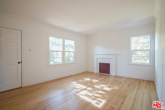 Building Photo - 4164 Stansbury Ave