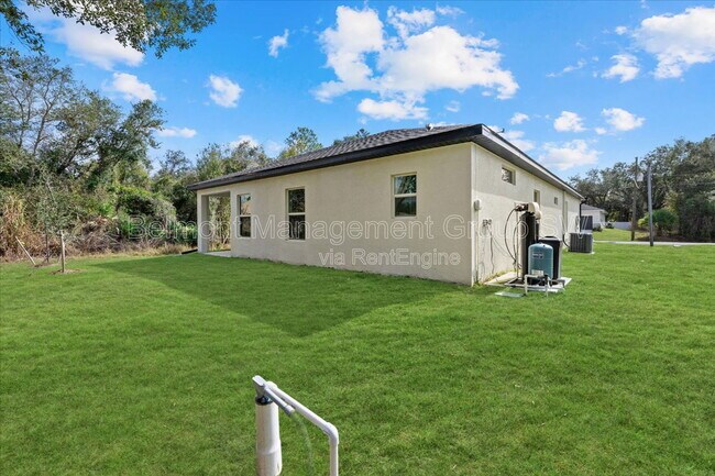 Building Photo - 3416 Nadasky Ave