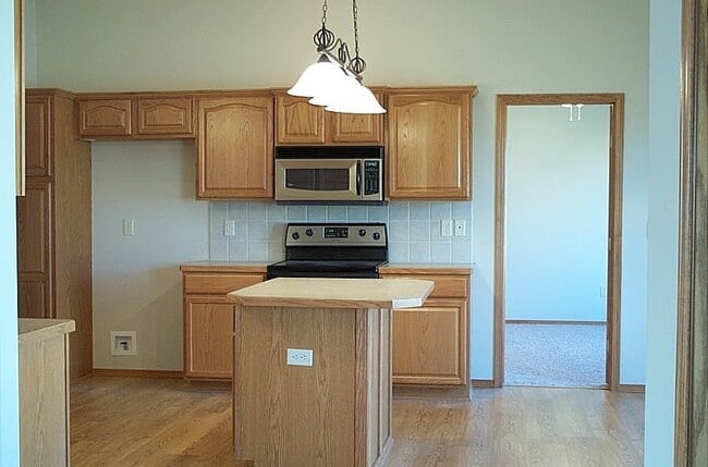 Building Photo - Coming Soon!... Large North Derby Beautiful Ranch Home in Stone Creek