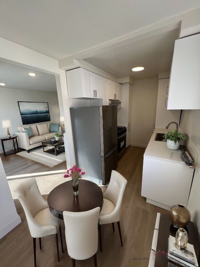 Interior Photo - Primetime Brentwood