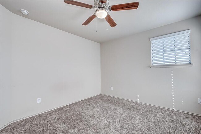 Building Photo - 20351 Louetta Reach Dr