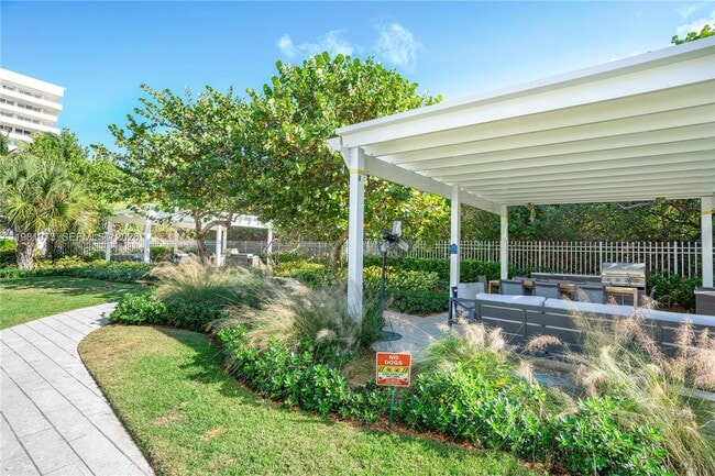 Building Photo - 199 Ocean Ln Dr