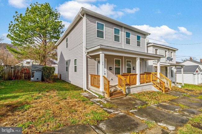 Building Photo - 28 B St