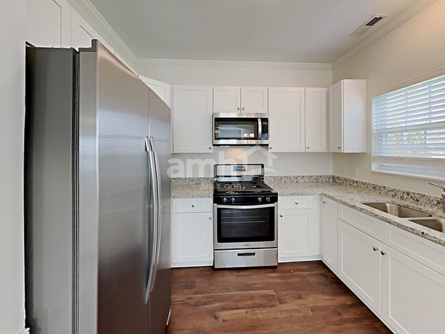Building Photo - 3806 Glen Lyon Dr
