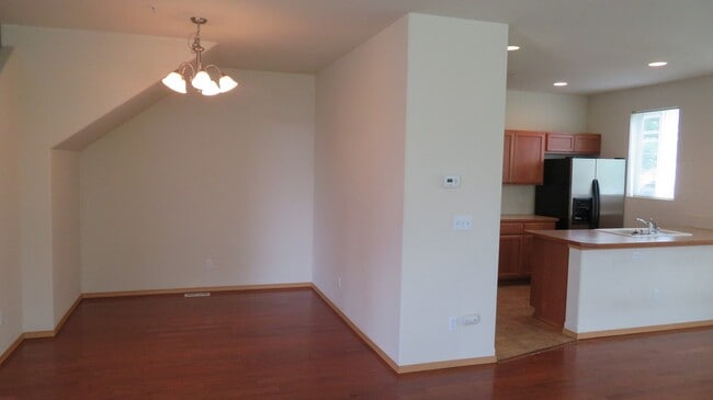 Building Photo - 2320 Simmons St