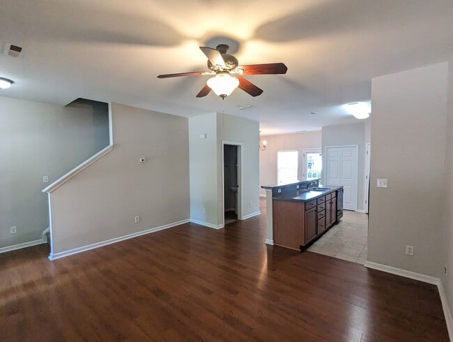 Building Photo - CORNELIUS  2 BEDROOM TOWNHOME