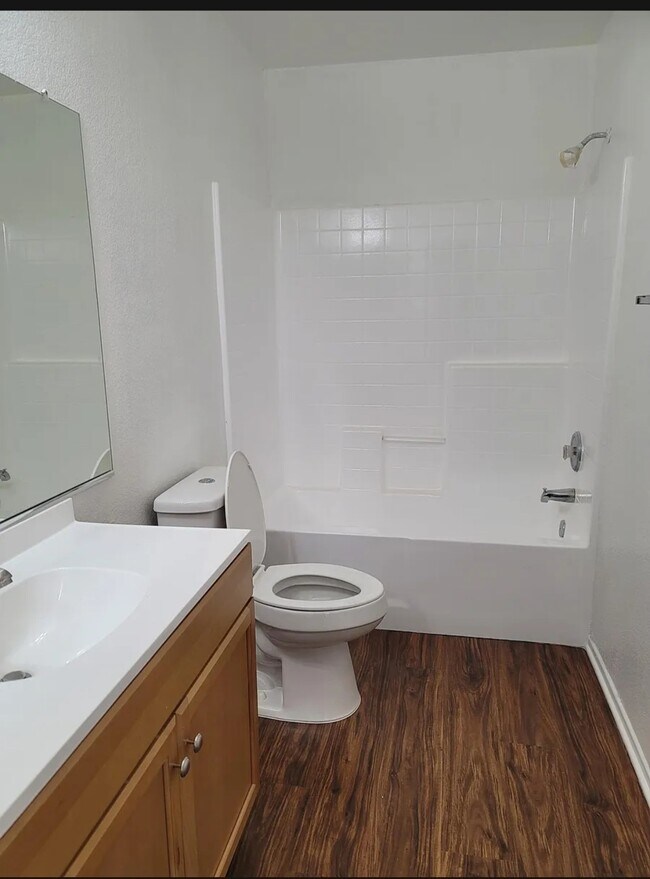 Building Photo - 11666 English Ct