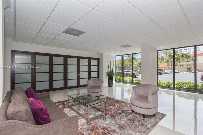 Building Photo - 2017 S Ocean Dr